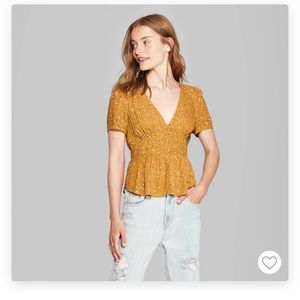 Wild fable yellow floral top size lg